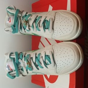 Nike Dunk High SE " First Use Pack"-Green Noise.